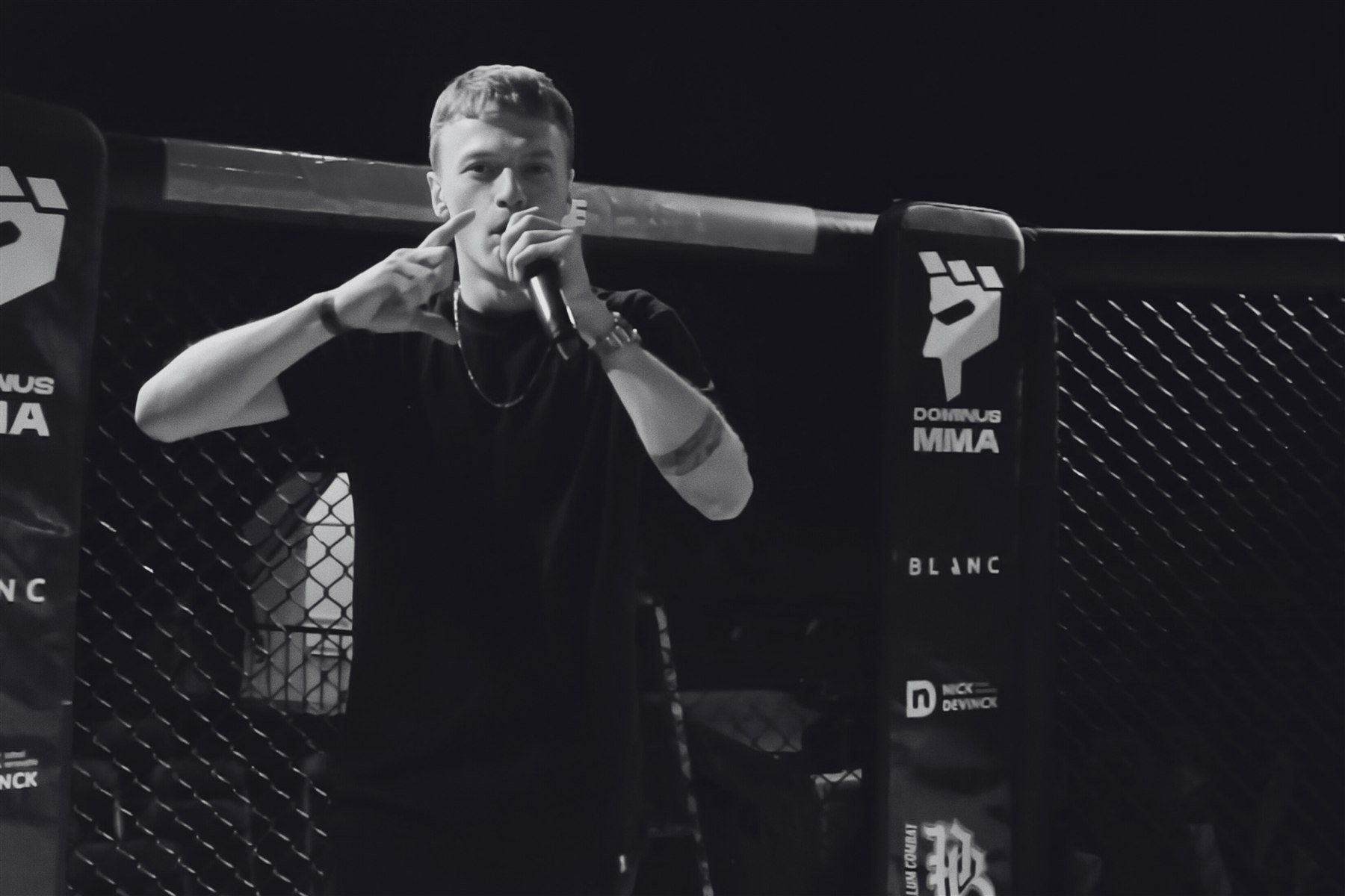 De Kweker tijdens zijn gastoptreden bij King Skam op Dominus MMA IV in Oostende